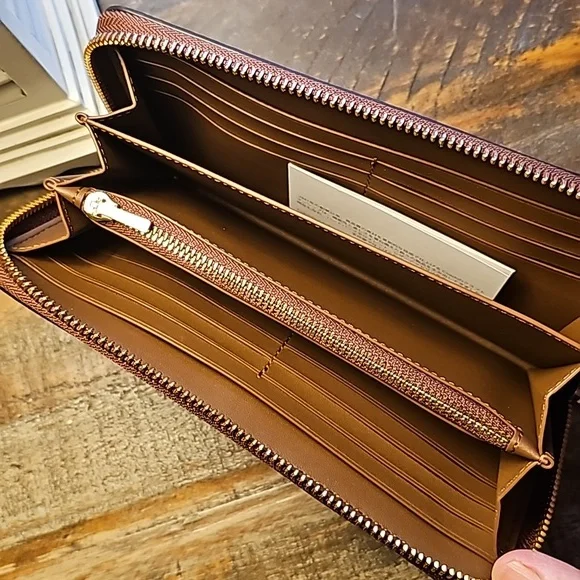 Coach Long Zip Around Wallet In Rainbow Signature Canvas - Picture 3 of 13